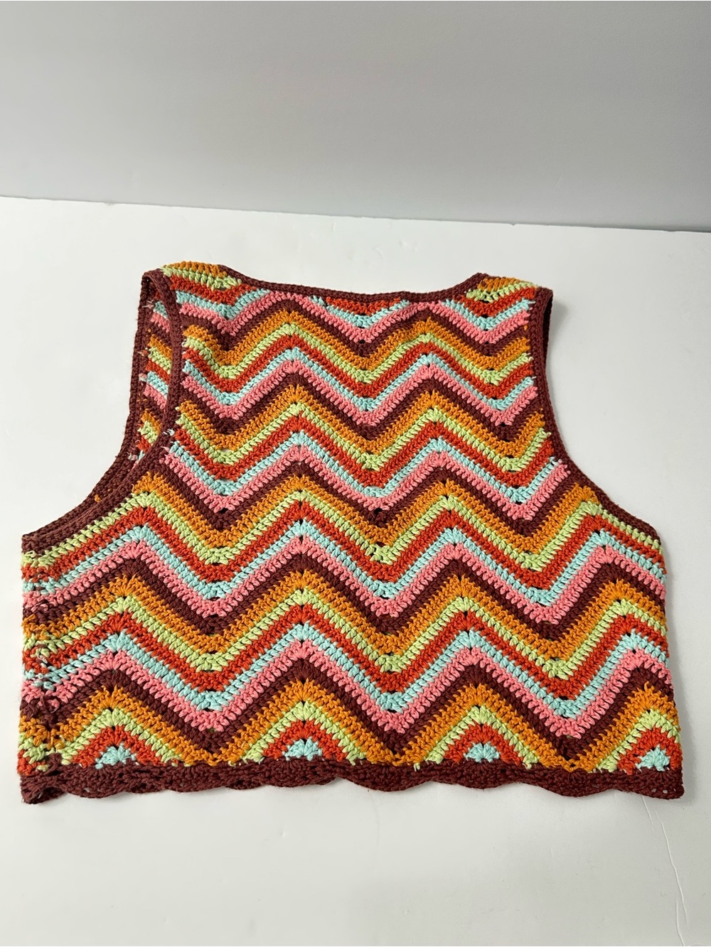 Forever 21 Women Crop Top Sz Small Crochet Multicolor Chevron Boho Festival Vest - Picture 5 of 8